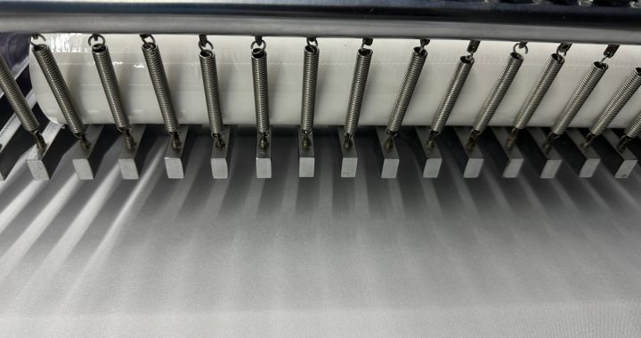Why Cleanroom Wipes and Isopropyl Alcohol (IPA) are the Perfect Duo for Cleanroom Cleaning